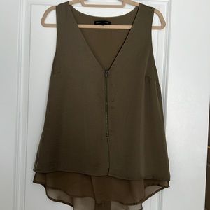 Banana Republic Olive zip up sleeveless blouse, size L